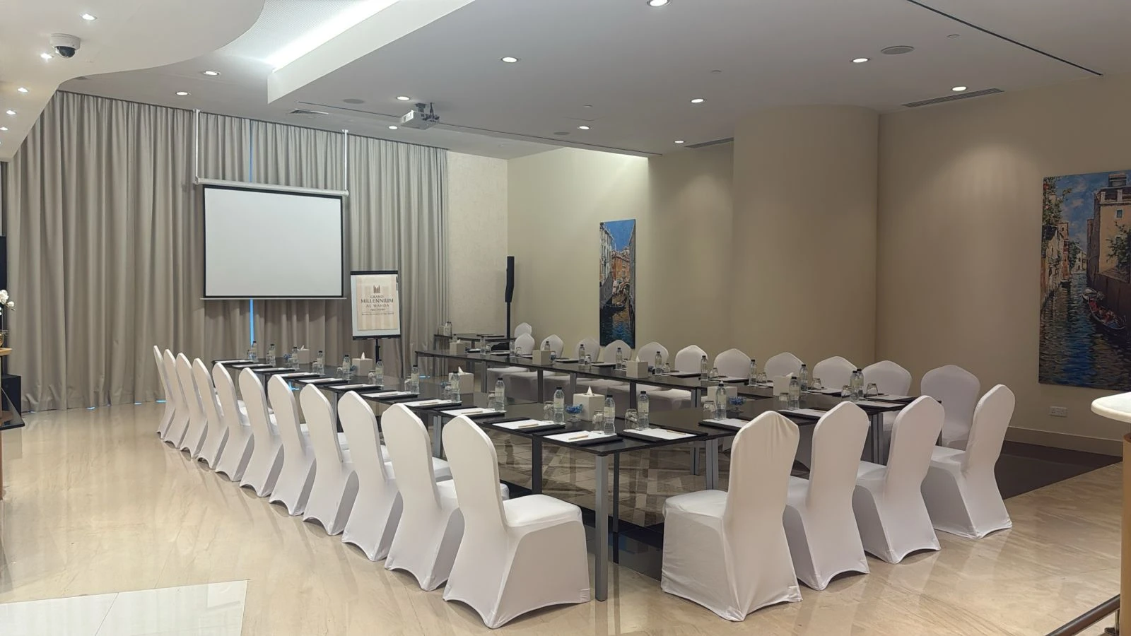 Liwa Room U Shape