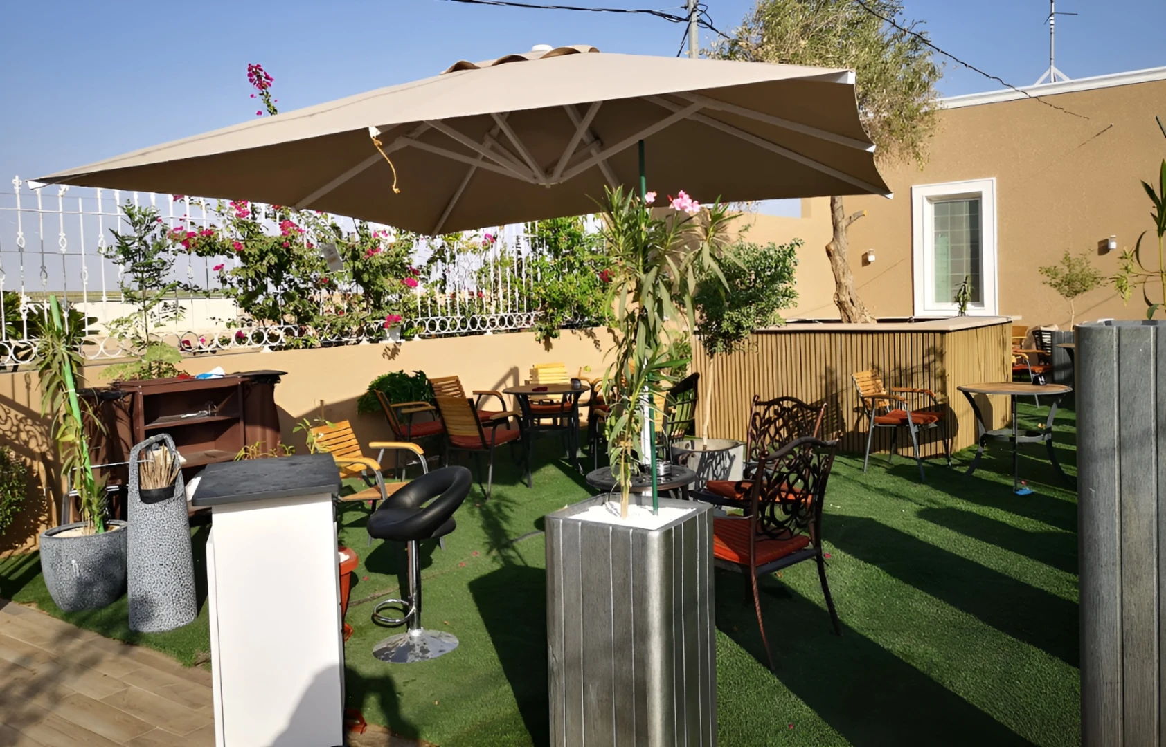 Al Majid Gardens Al Duwadimi Restaurant