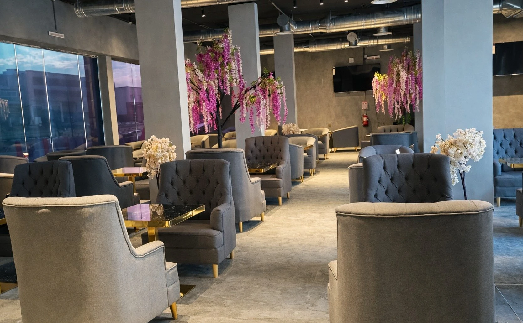 Bar/Club/Lounge