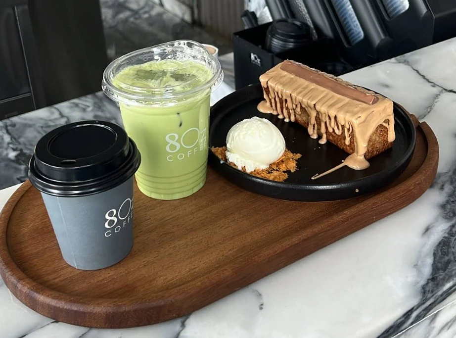 8oz Coffee shop Makkah