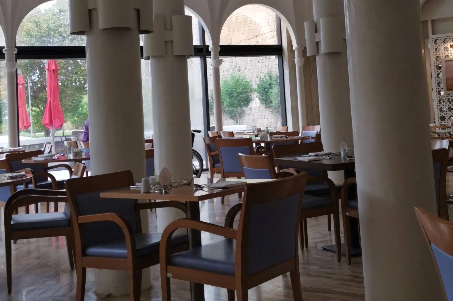 Rotunda Restaurant Al Jubail
